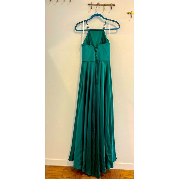 Satin Corset Green Gown with POCKETS! - Picture 5 of 5